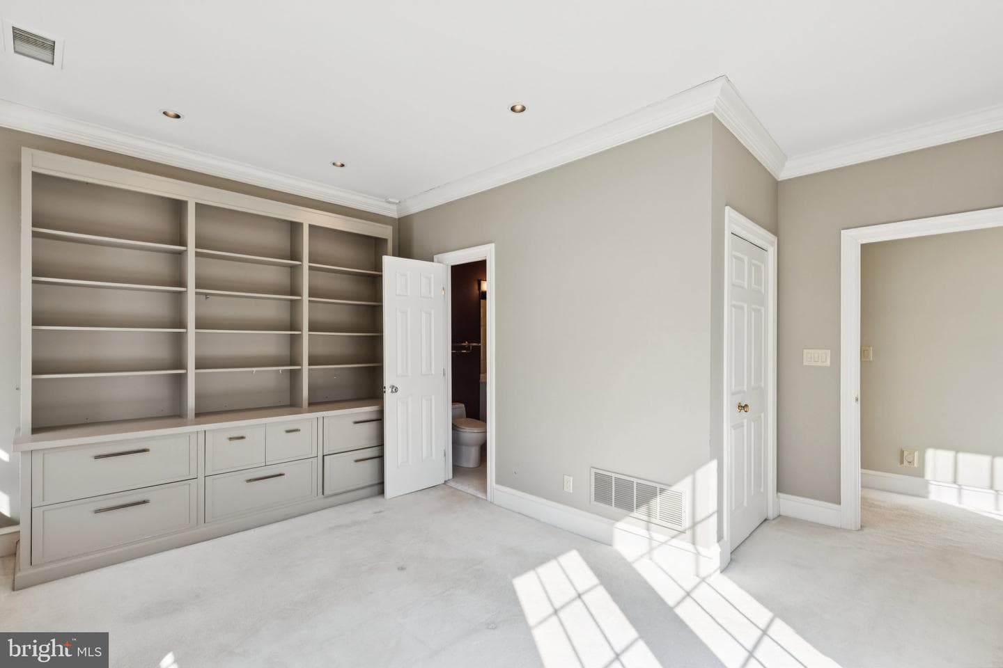 821 Oxford Crest photo 24