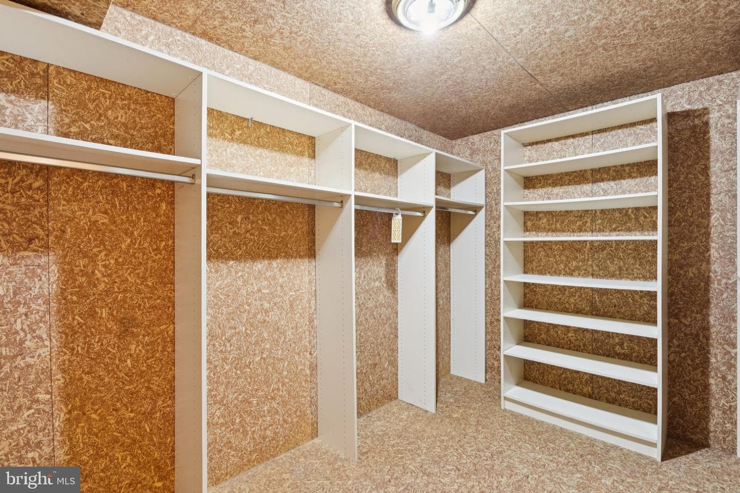 821 Oxford Crest photo 34