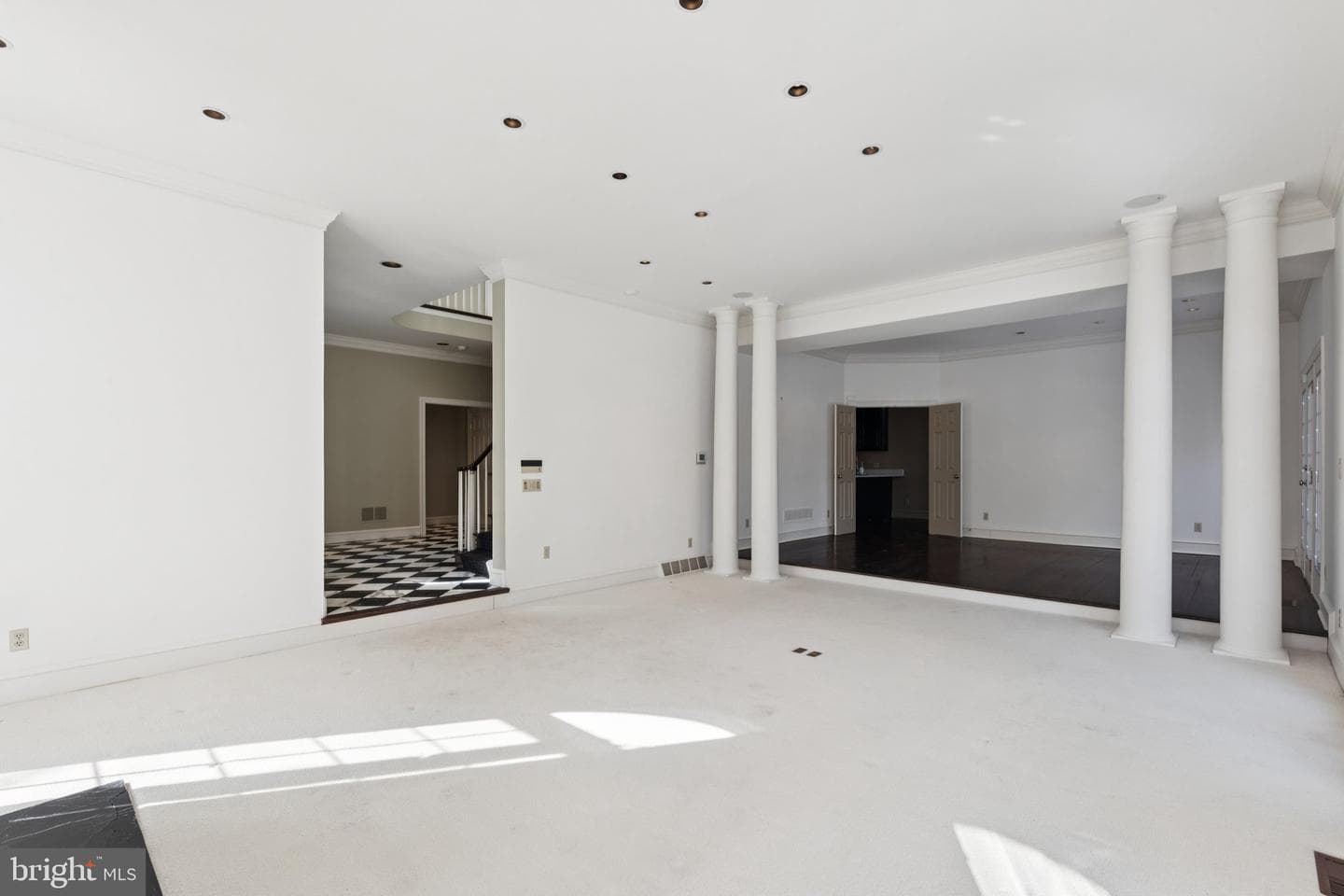 821 Oxford Crest photo 5