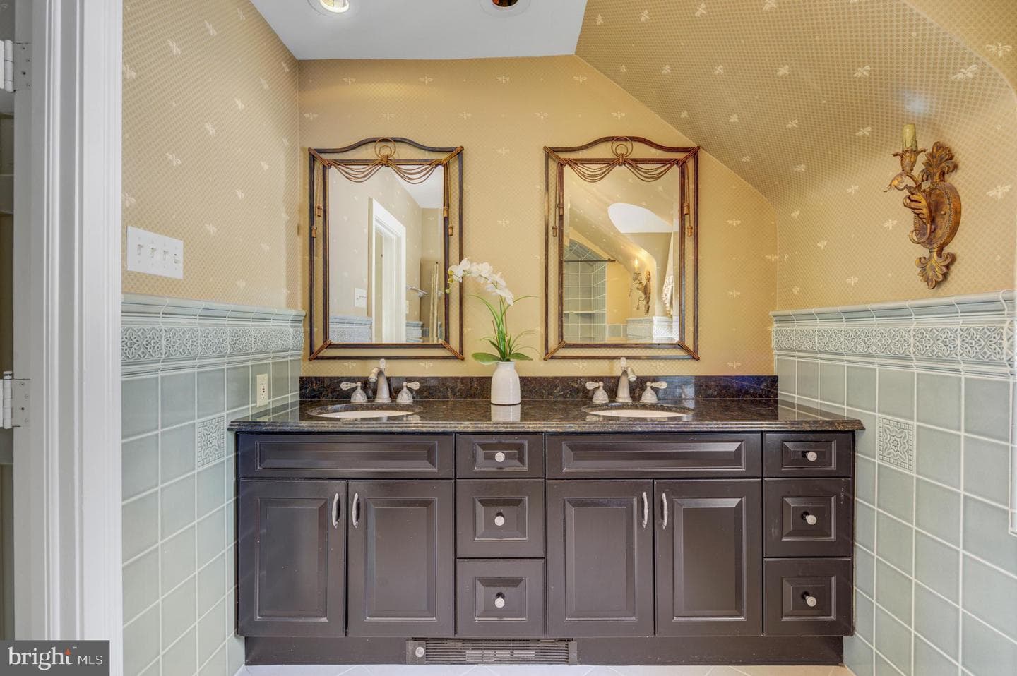 435 Garden Lane photo 28