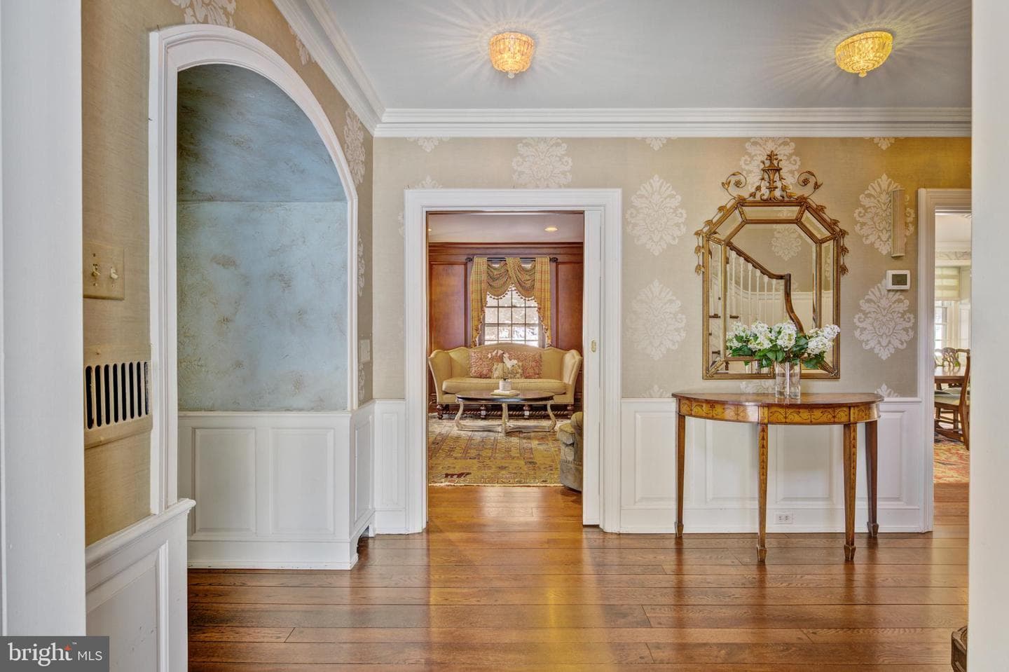 435 Garden Lane photo 4
