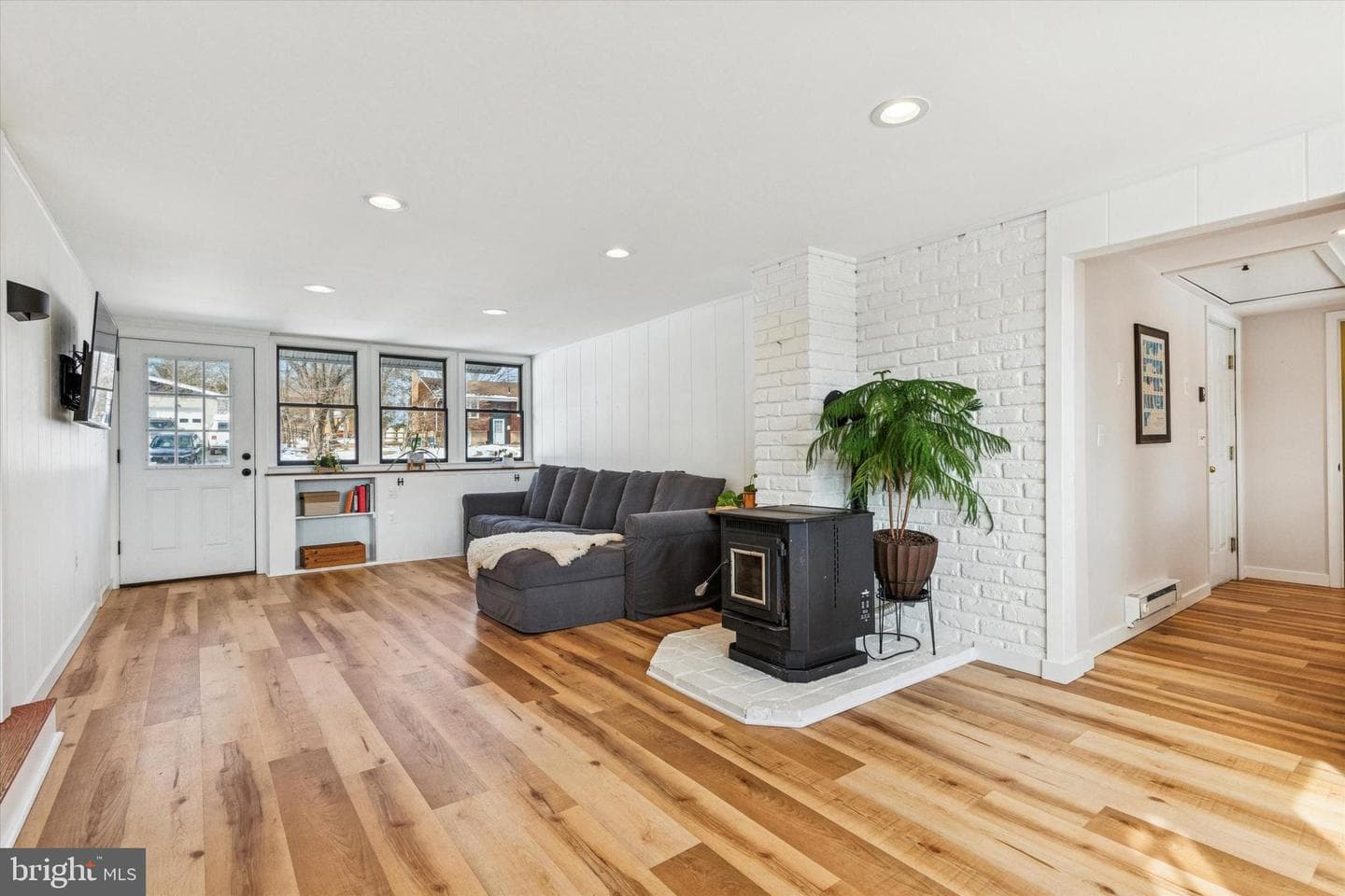 360 Maple Avenue photo 11