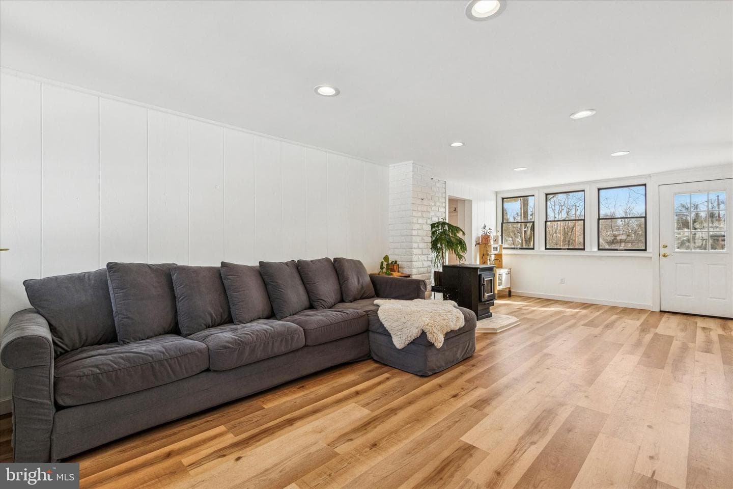 360 Maple Avenue photo 12