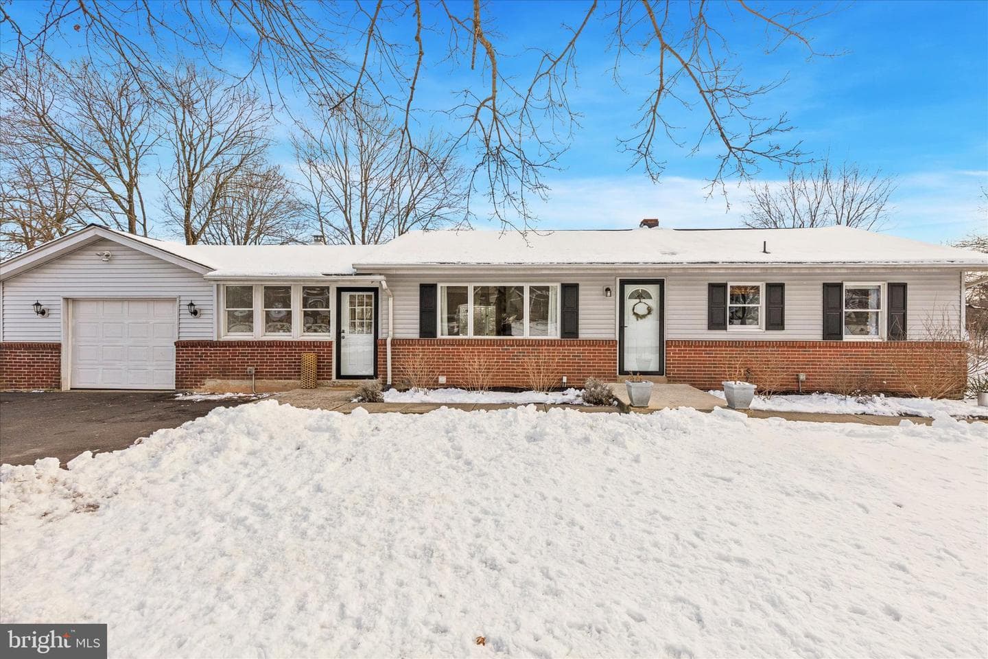360 Maple Avenue photo 2
