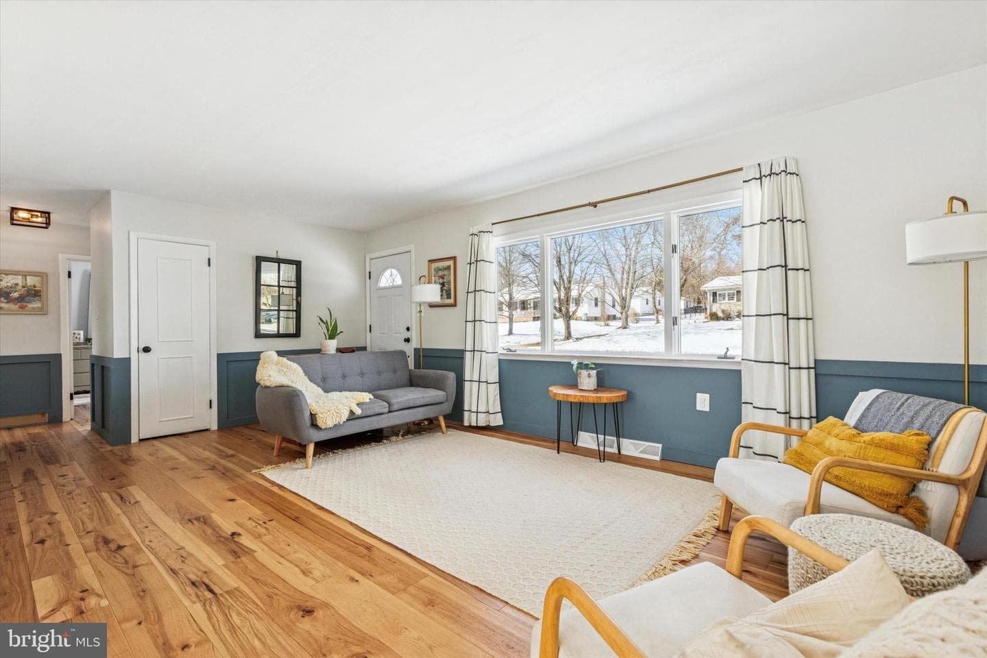 360 Maple Avenue photo 4