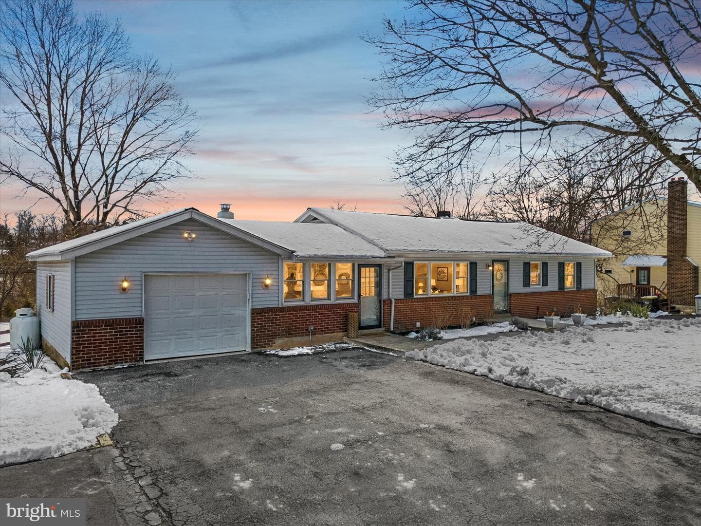 360 Maple Avenue photo 44