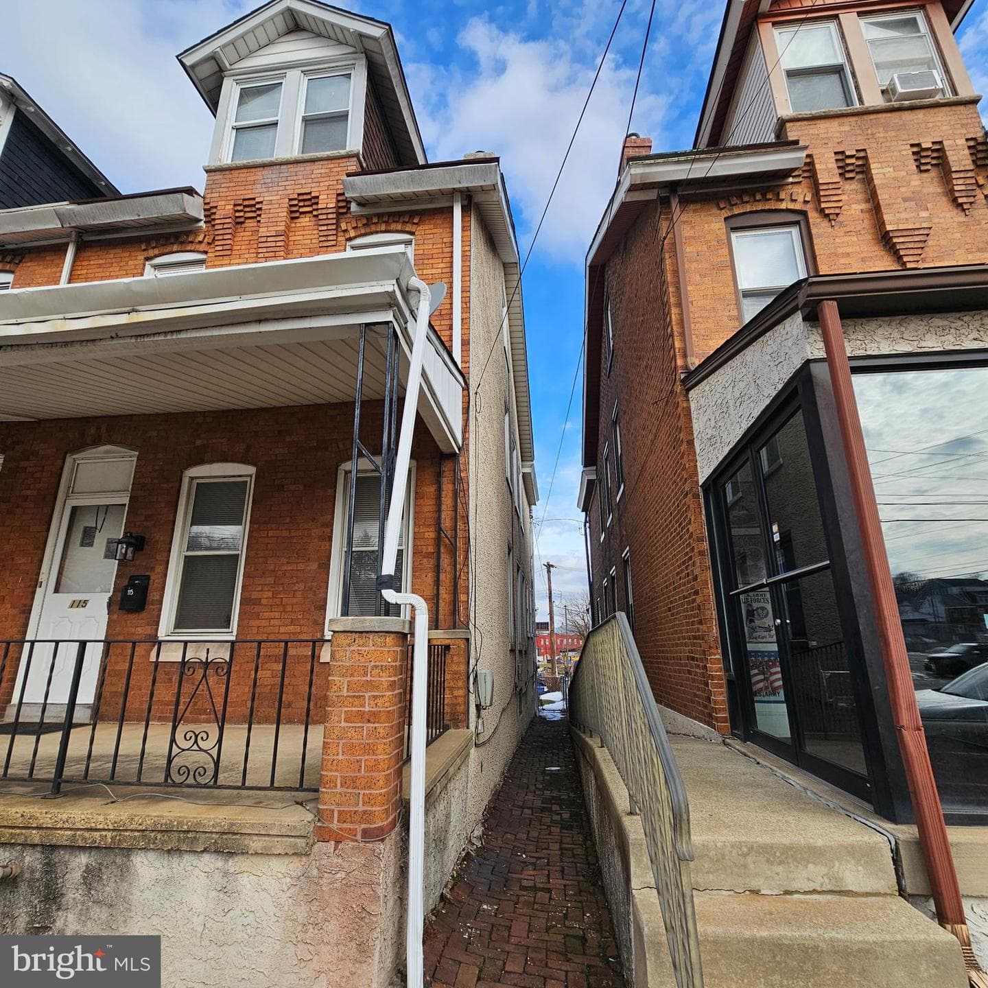115 W 4th Street photo 3