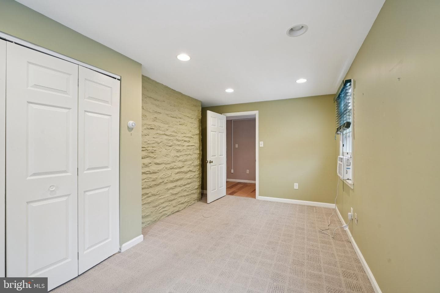 411 Lodges Lane photo 12