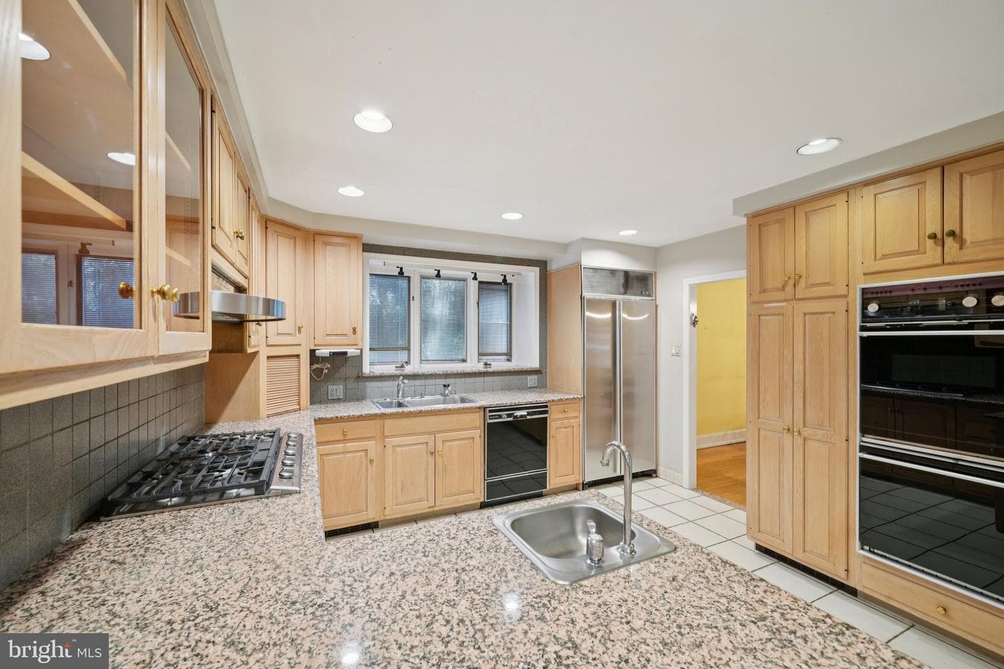 411 Lodges Lane photo 13