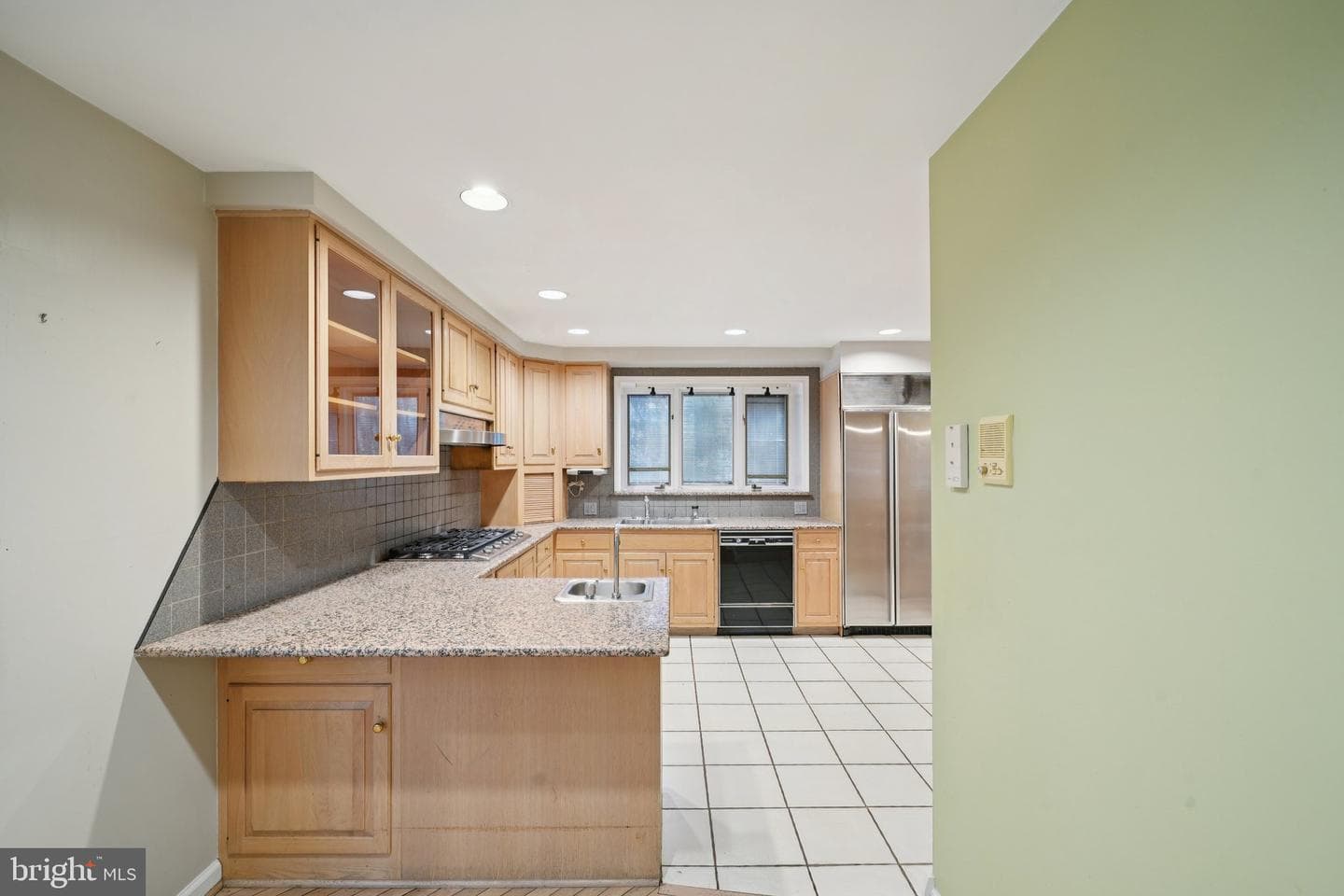 411 Lodges Lane photo 15