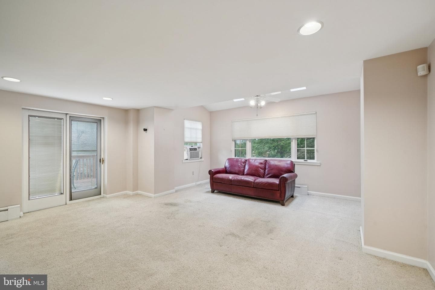 411 Lodges Lane photo 25
