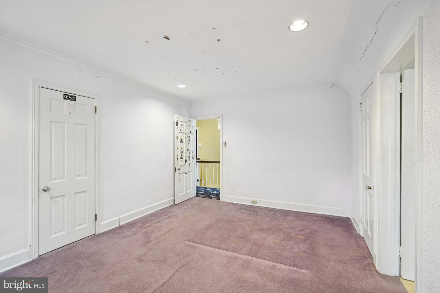 411 Lodges Lane photo 38