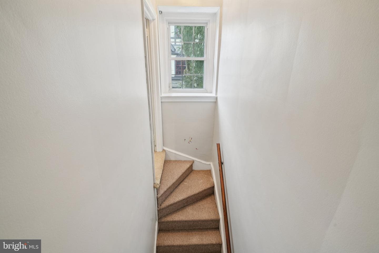 411 Lodges Lane photo 39