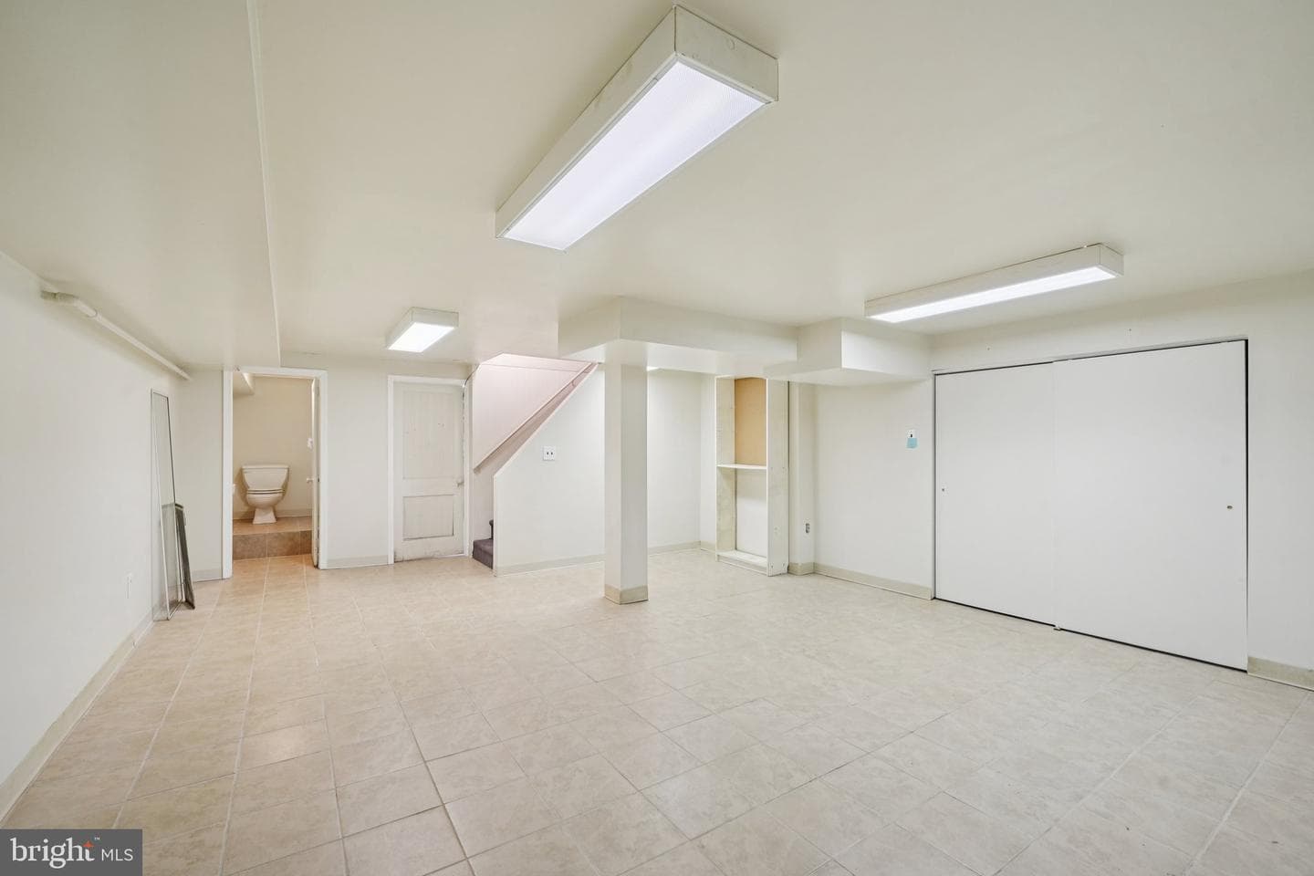 411 Lodges Lane photo 52