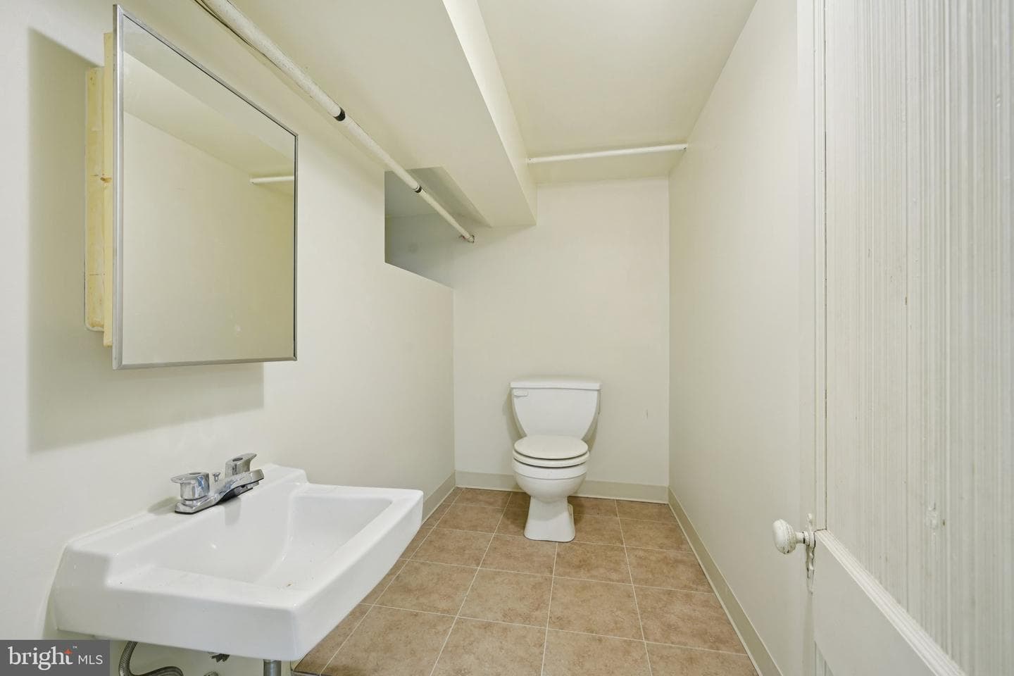 411 Lodges Lane photo 53