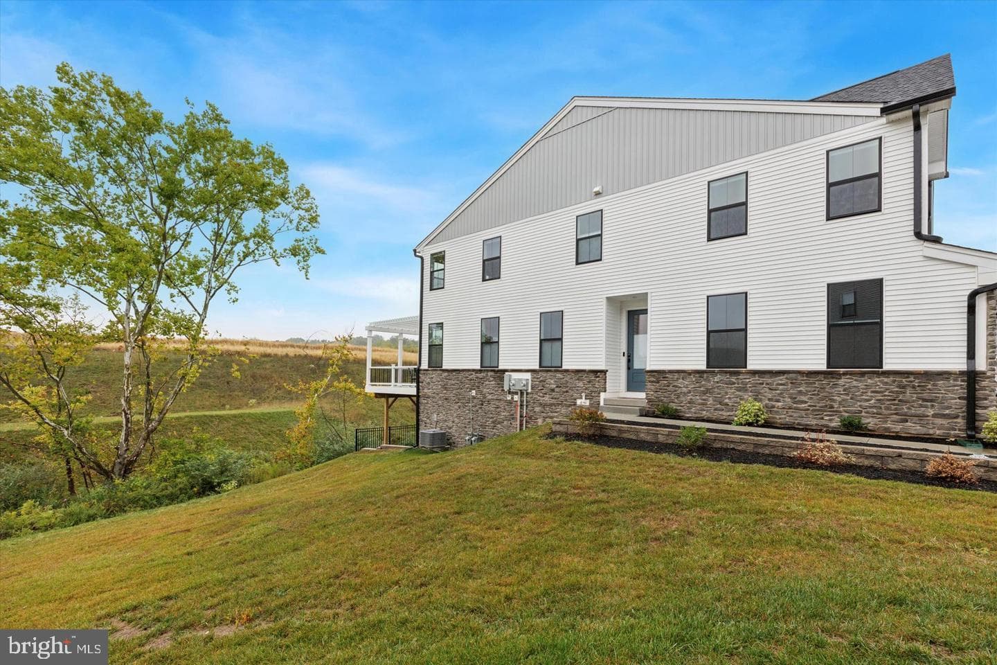 211 Lilac Street photo 18