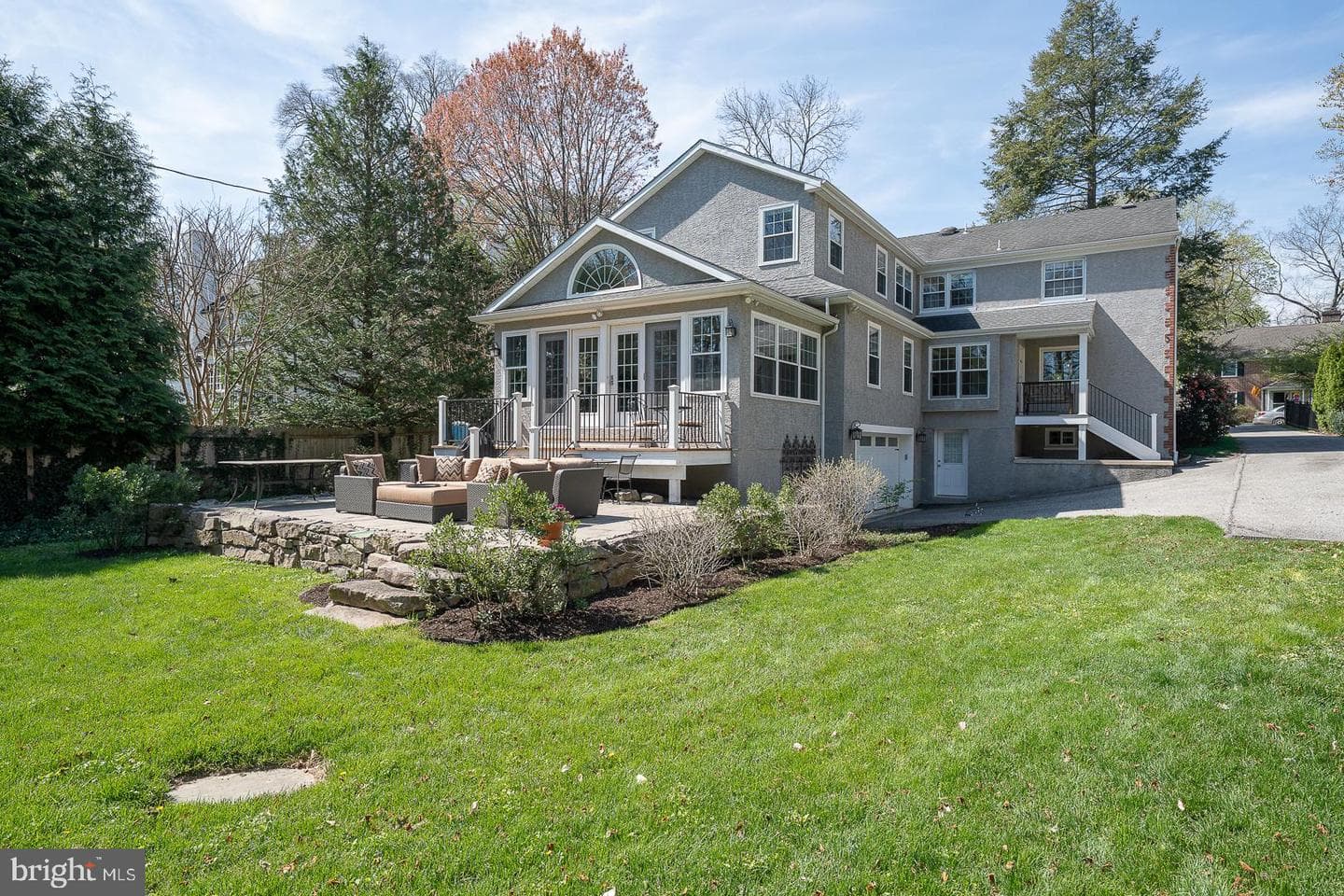 421 Wister Road photo 2
