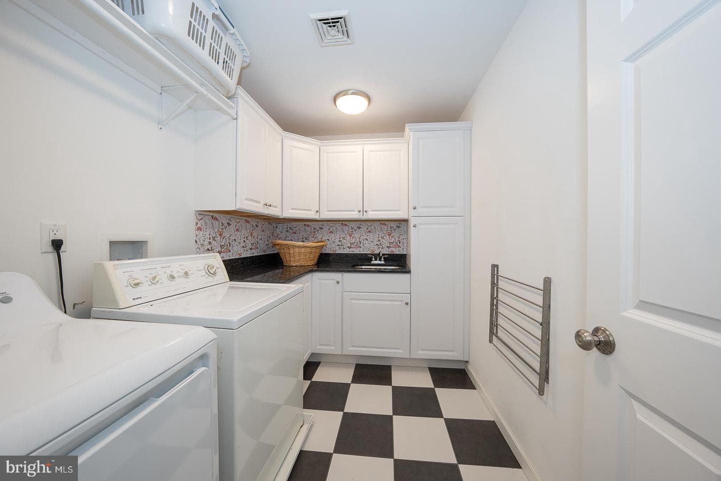 421 Wister Road photo 31