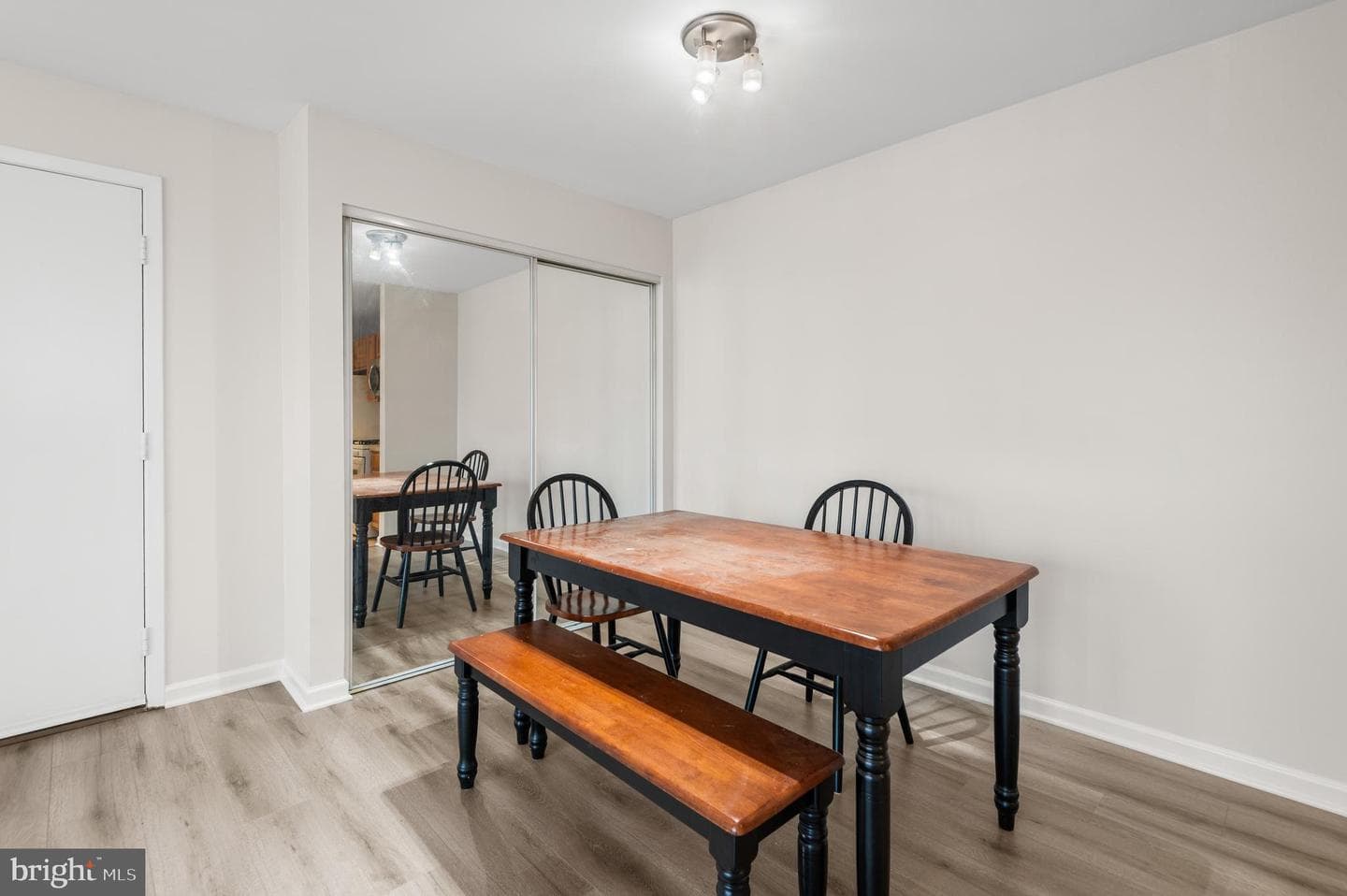 1401 Morris Court photo 6