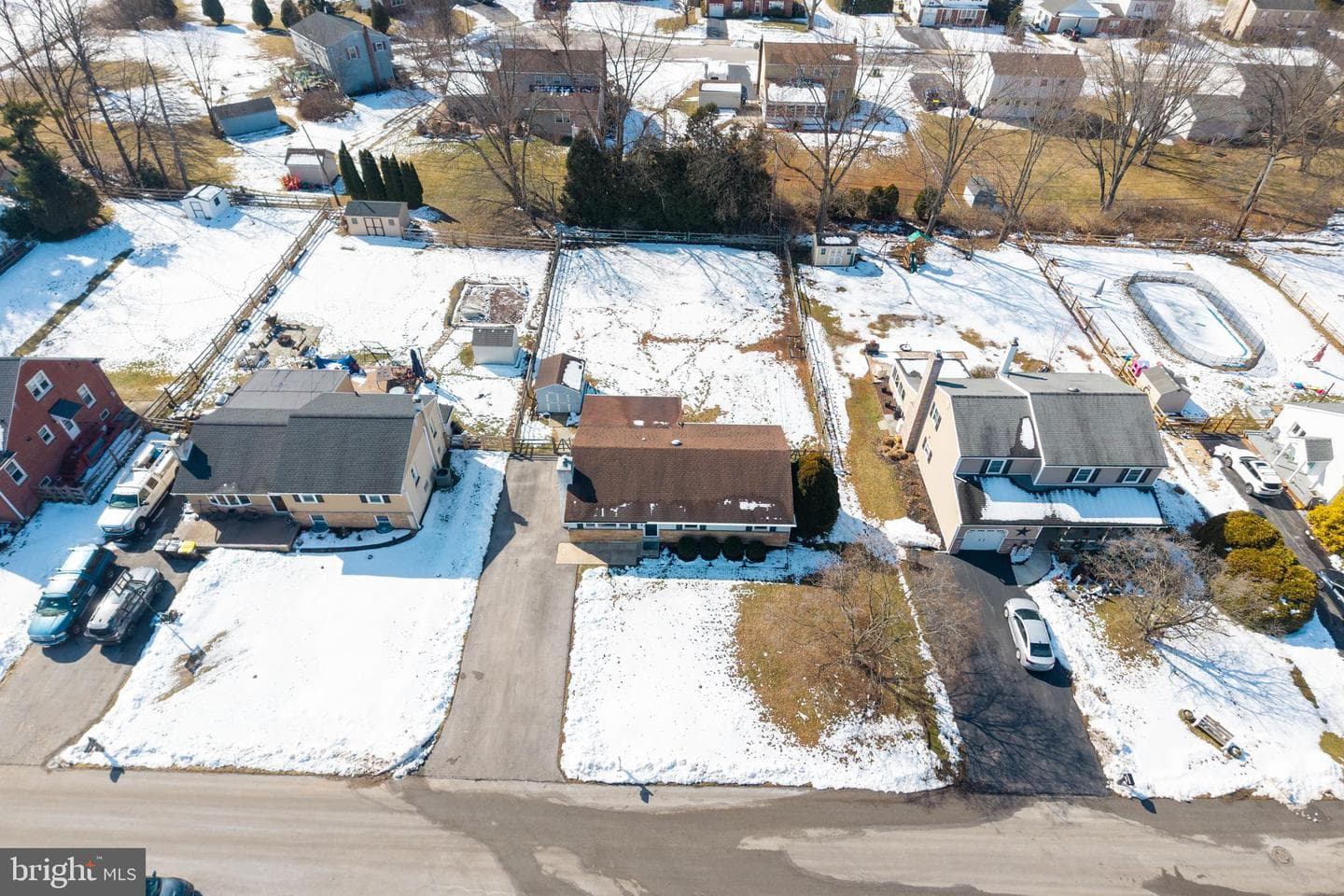 1820 W James Street photo 16
