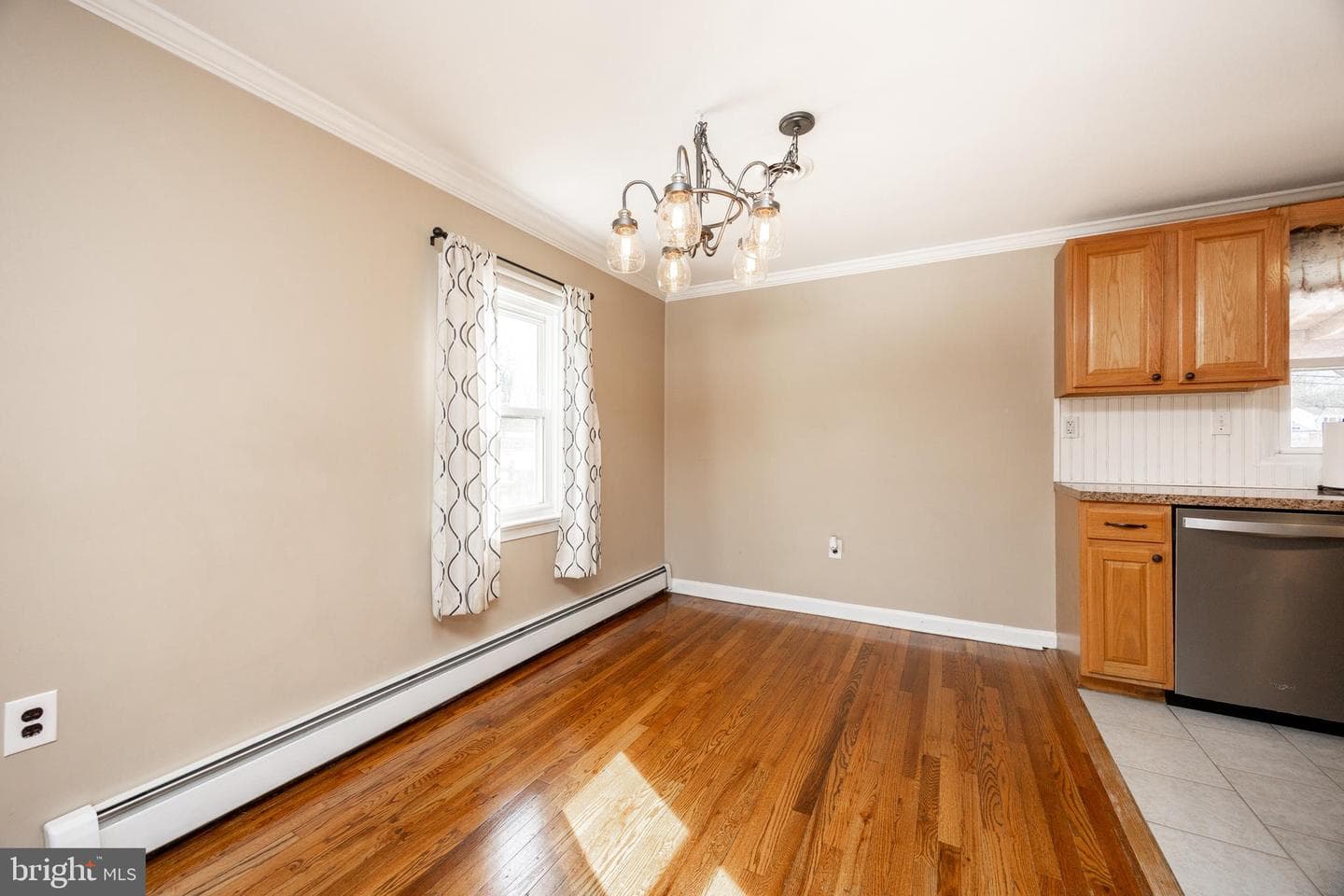 1820 W James Street photo 23