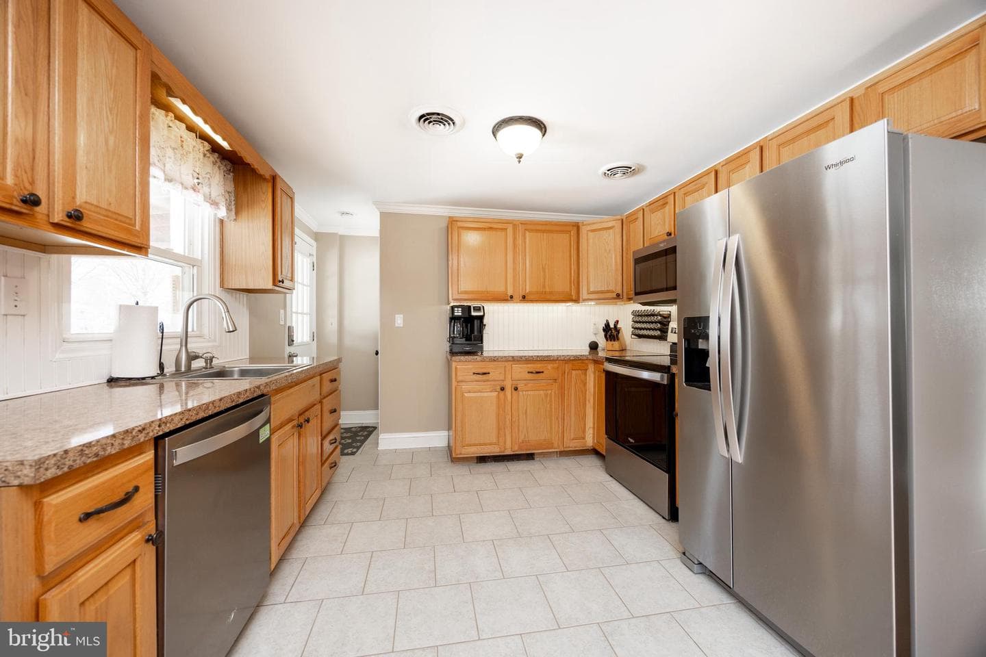 1820 W James Street photo 26
