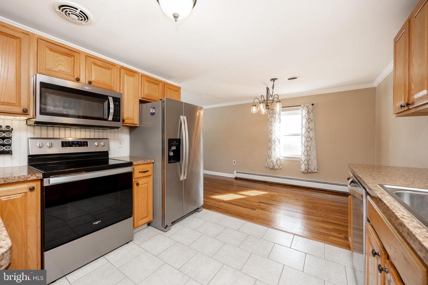 1820 W James Street photo 27