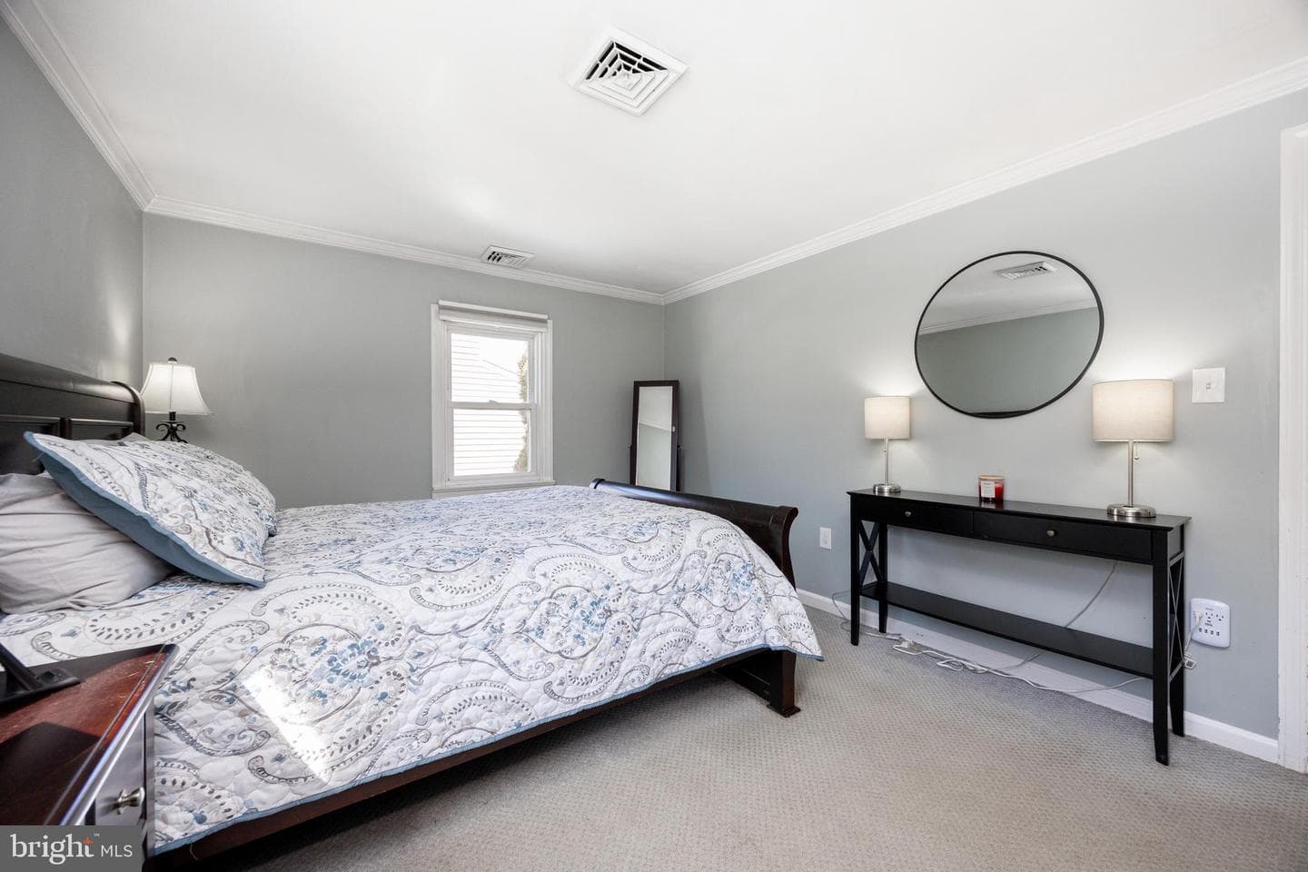 1820 W James Street photo 30