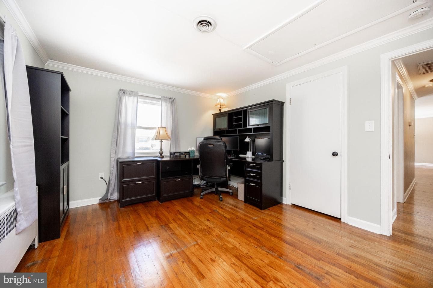 1820 W James Street photo 32
