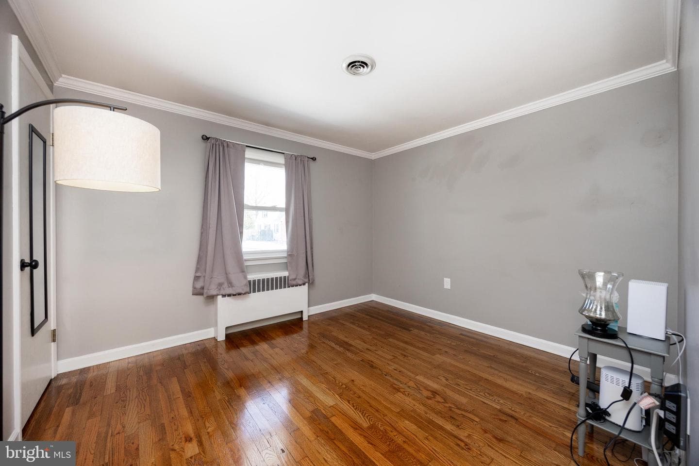 1820 W James Street photo 33