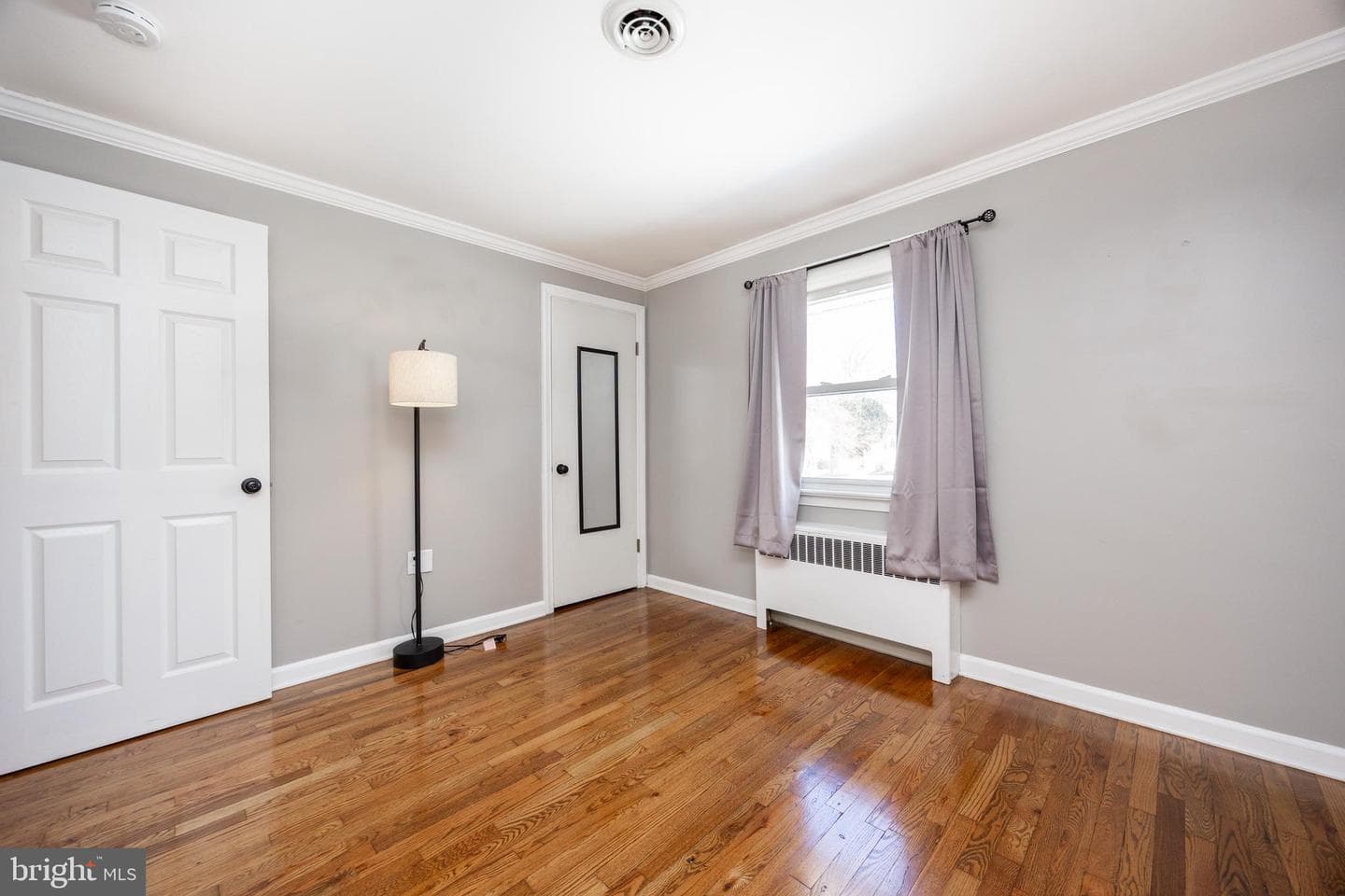 1820 W James Street photo 34