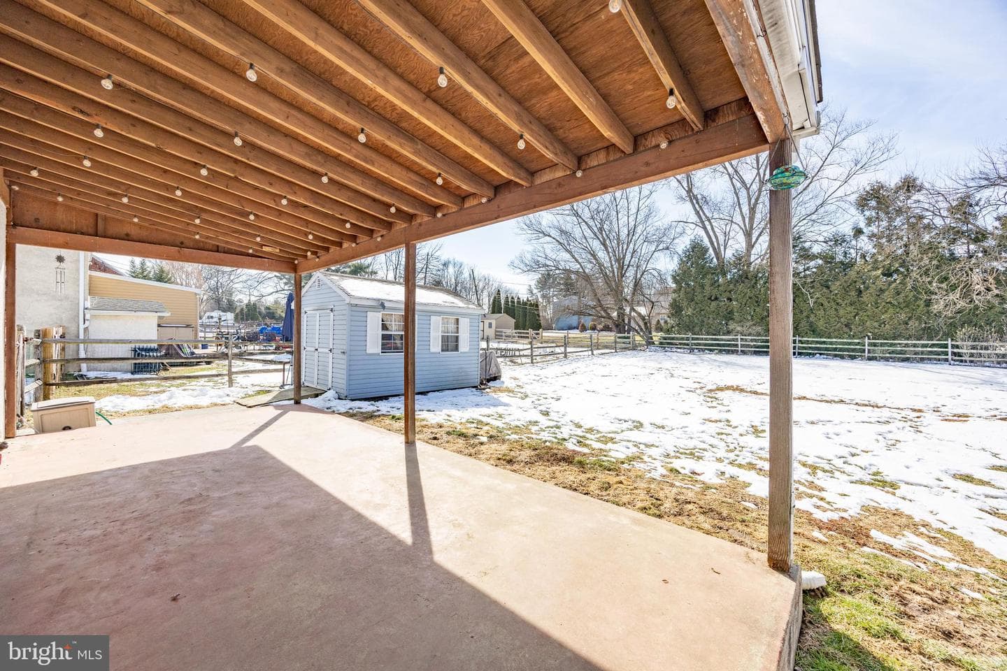 1820 W James Street photo 42