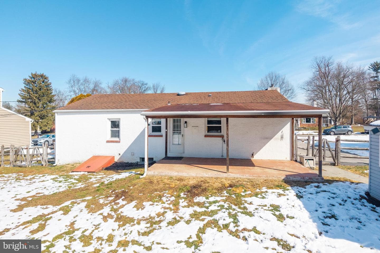 1820 W James Street photo 44