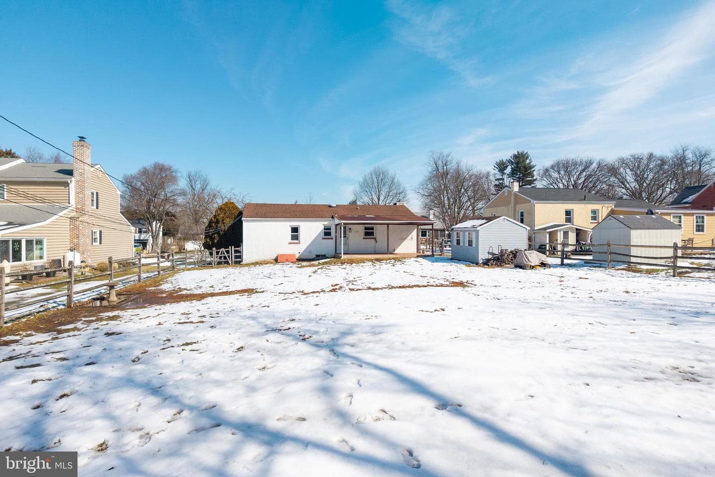 1820 W James Street photo 46