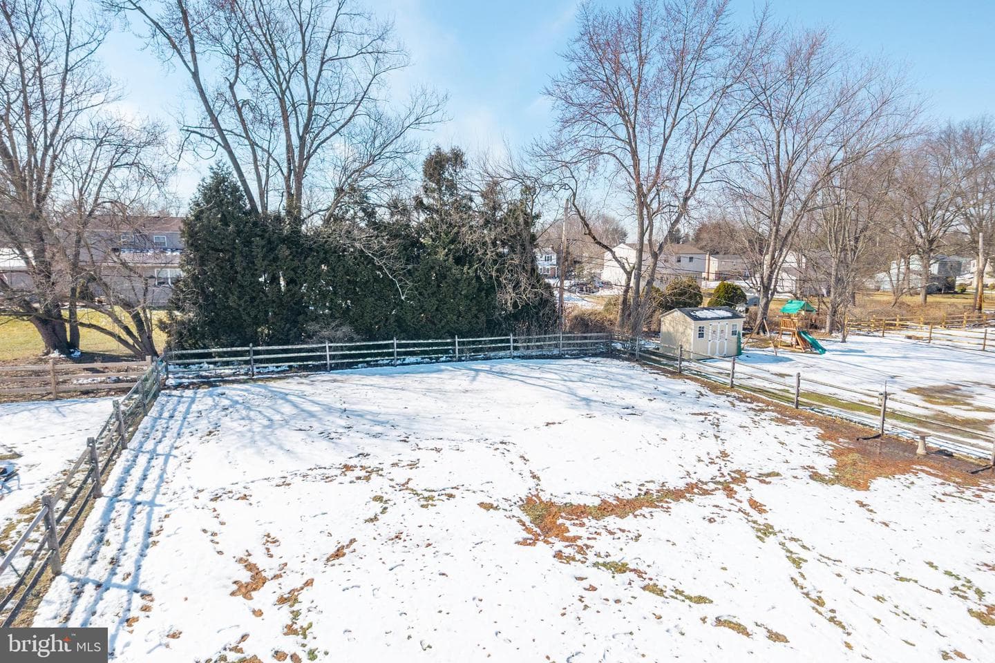 1820 W James Street photo 48