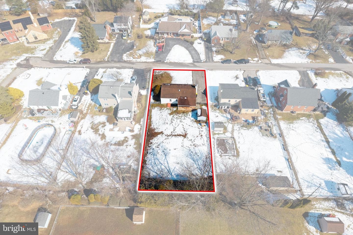 1820 W James Street photo 56