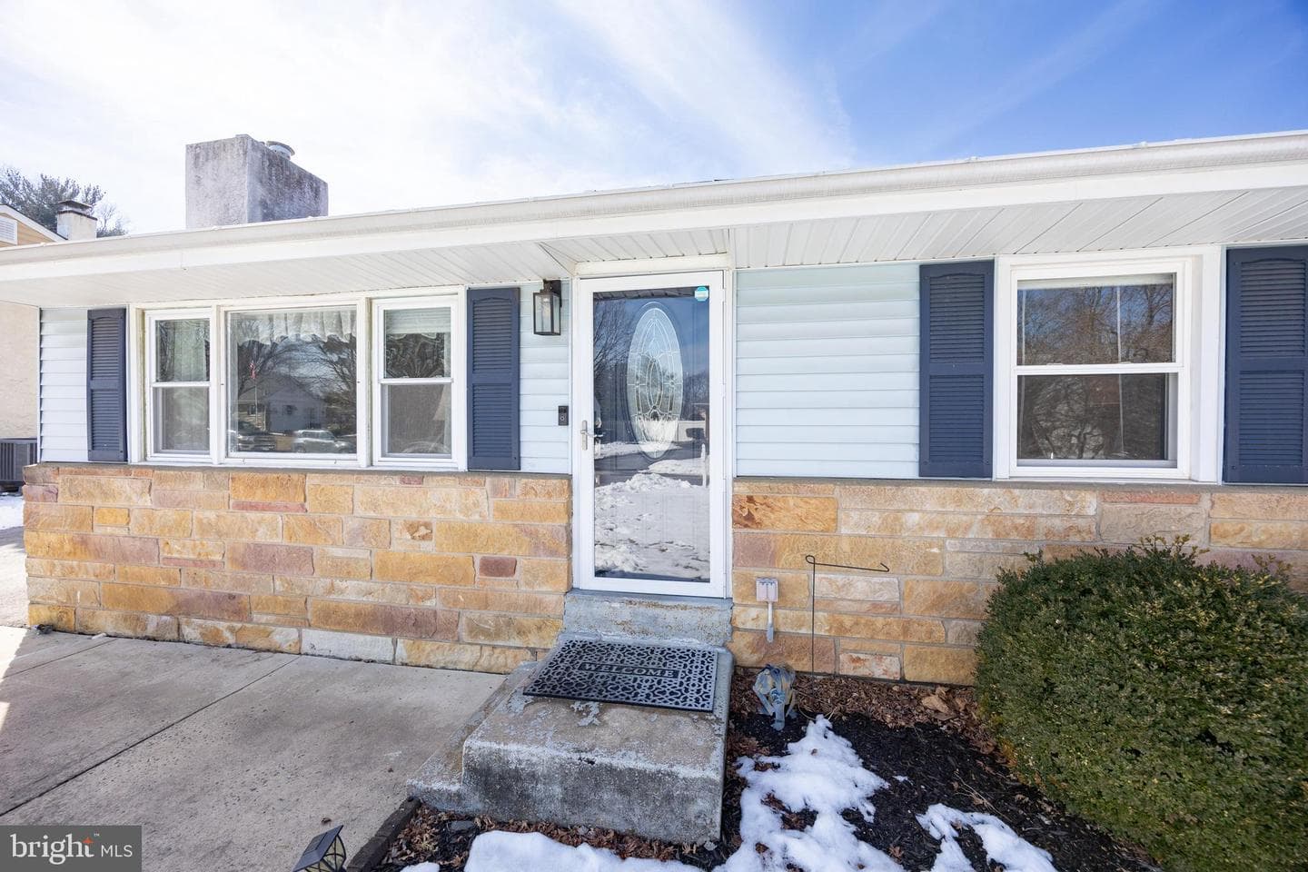 1820 W James Street photo 6