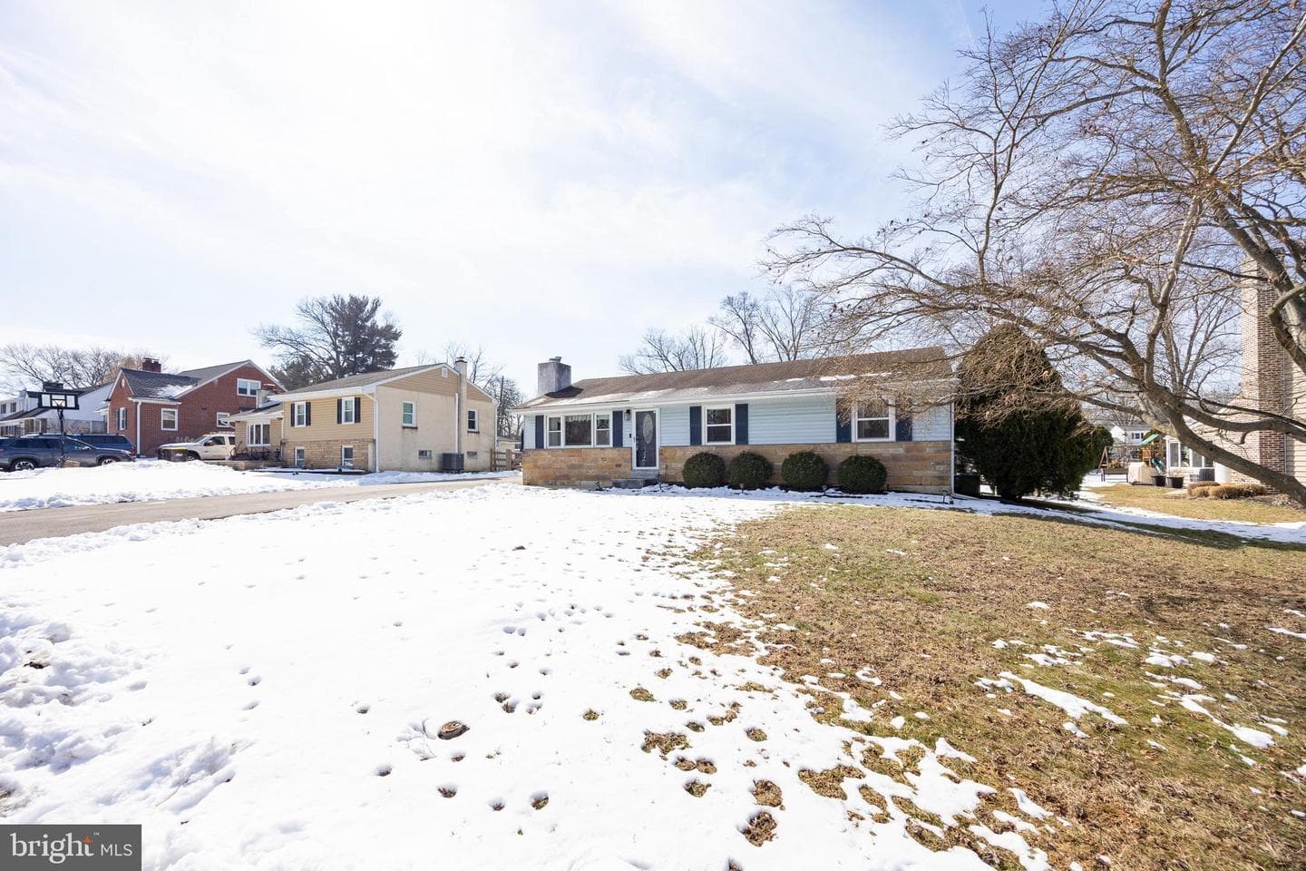 1820 W James Street photo 9