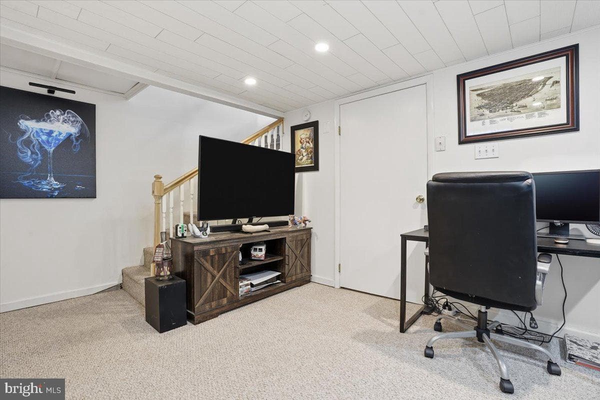 852 Feist Avenue photo 31