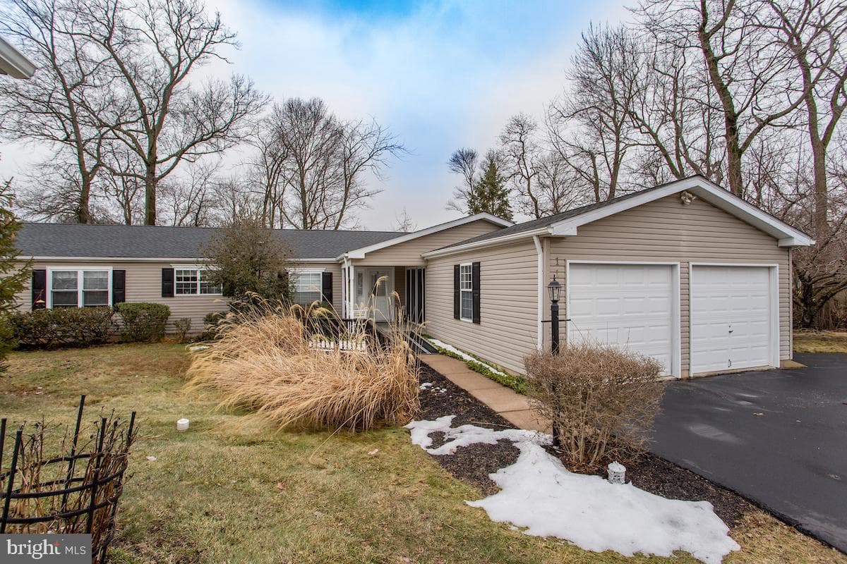 1113 Harvest Lane photo 2