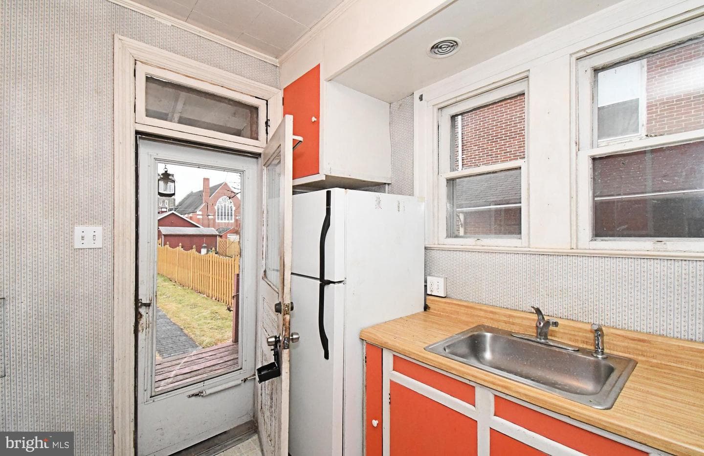 54 W Chestnut Street photo 21