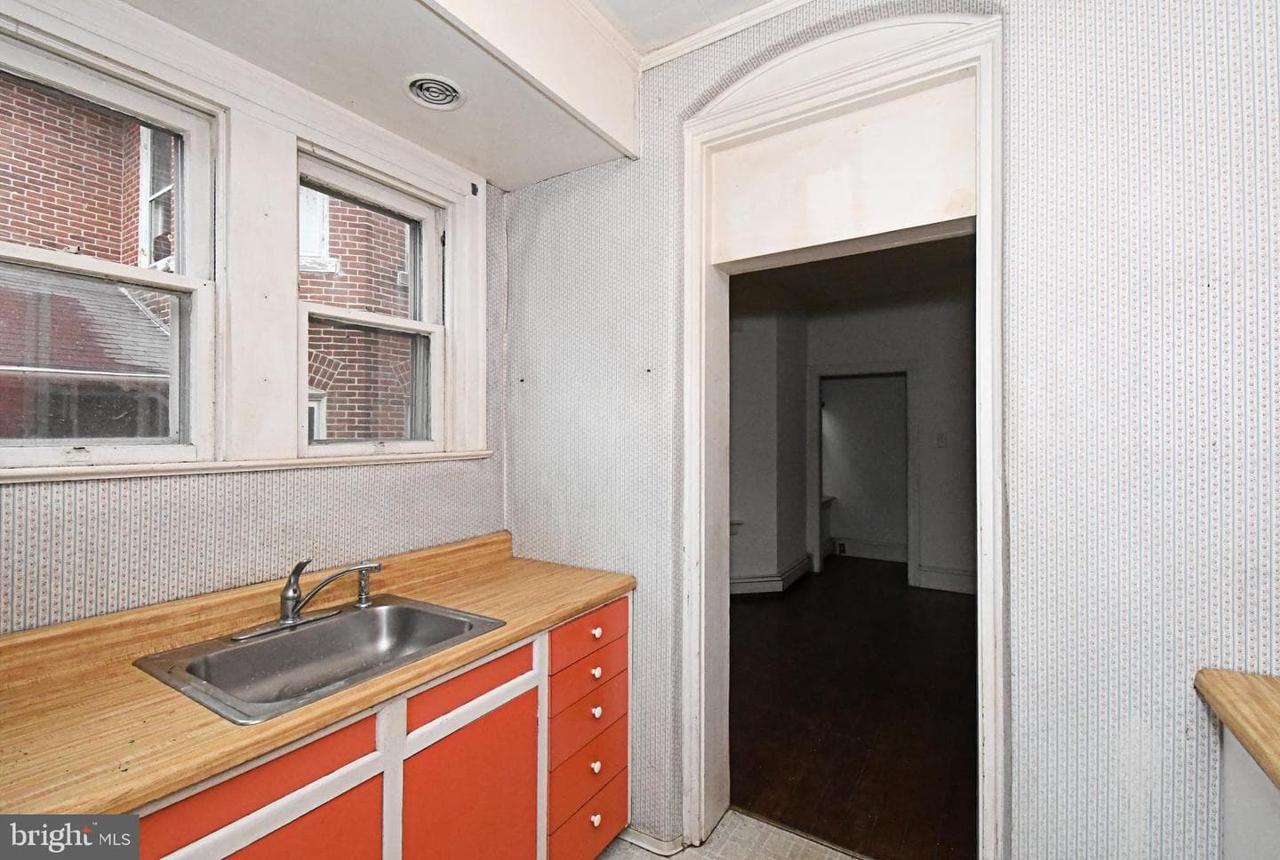 54 W Chestnut Street photo 22