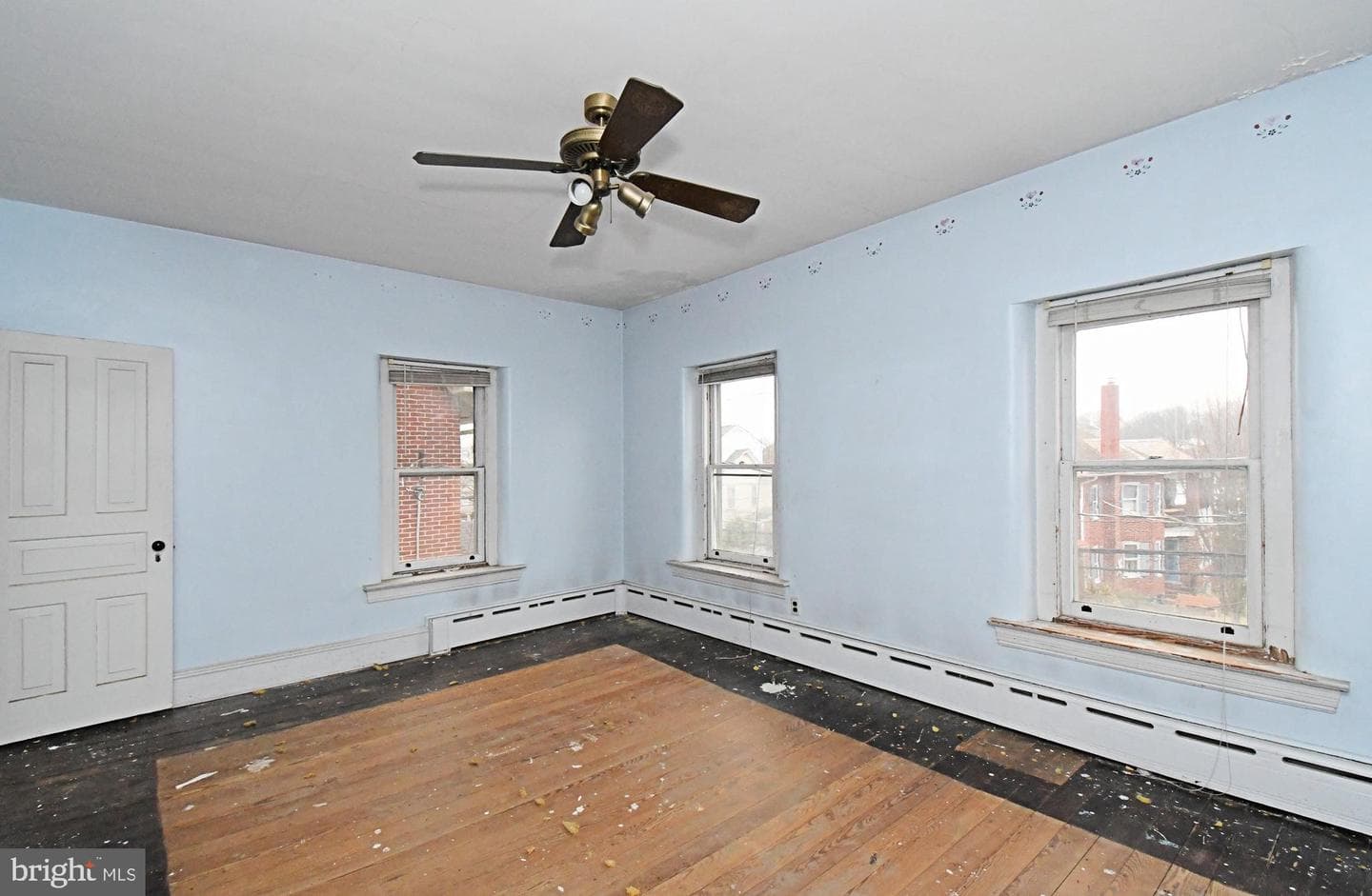 54 W Chestnut Street photo 25