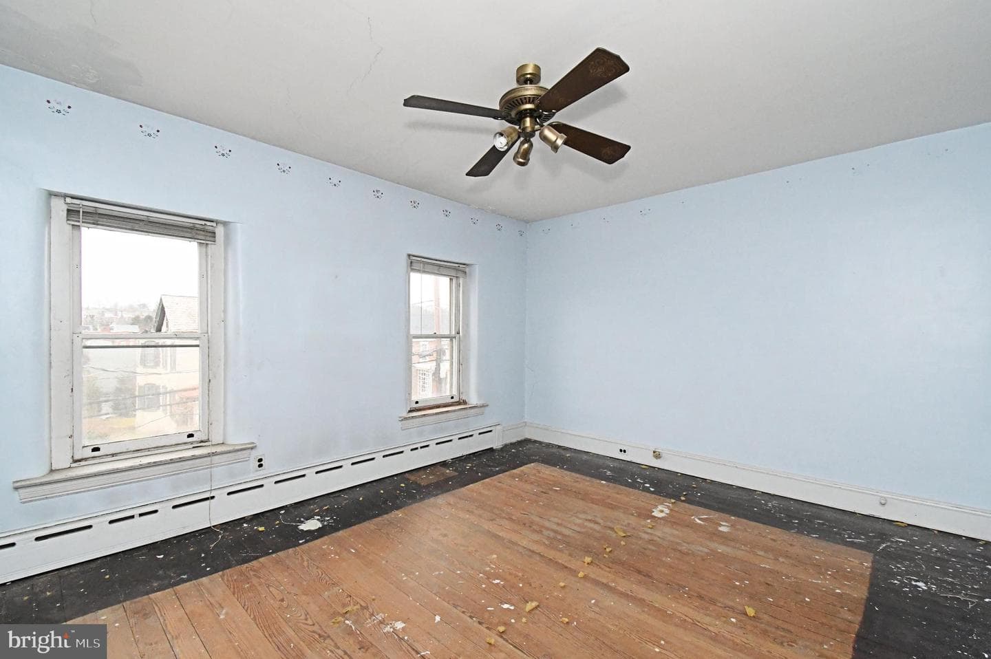 54 W Chestnut Street photo 28