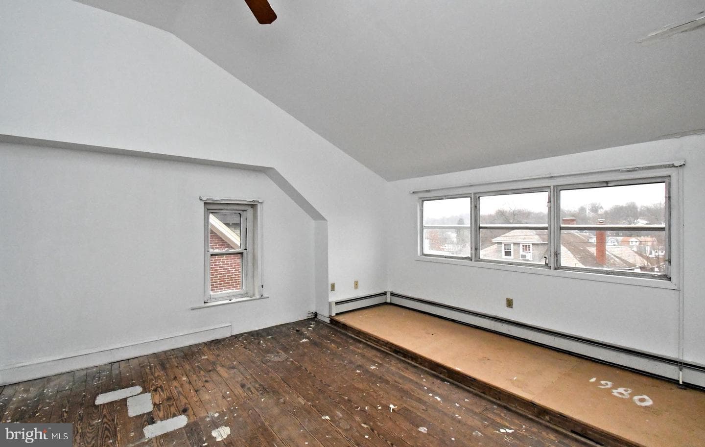 54 W Chestnut Street photo 35