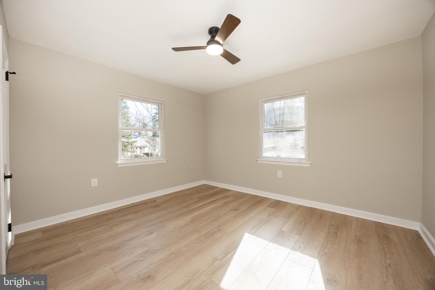 648 Shoemaker Lane photo 16