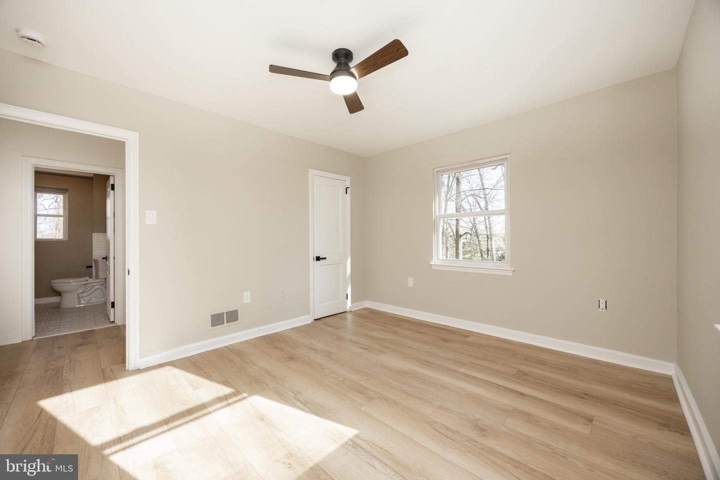 648 Shoemaker Lane photo 17