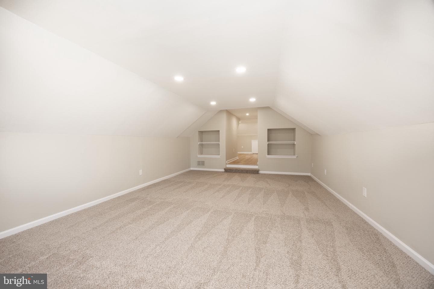 648 Shoemaker Lane photo 21