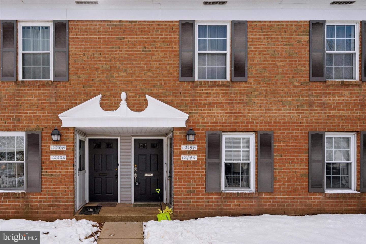 1219 Crosshill Court photo 1