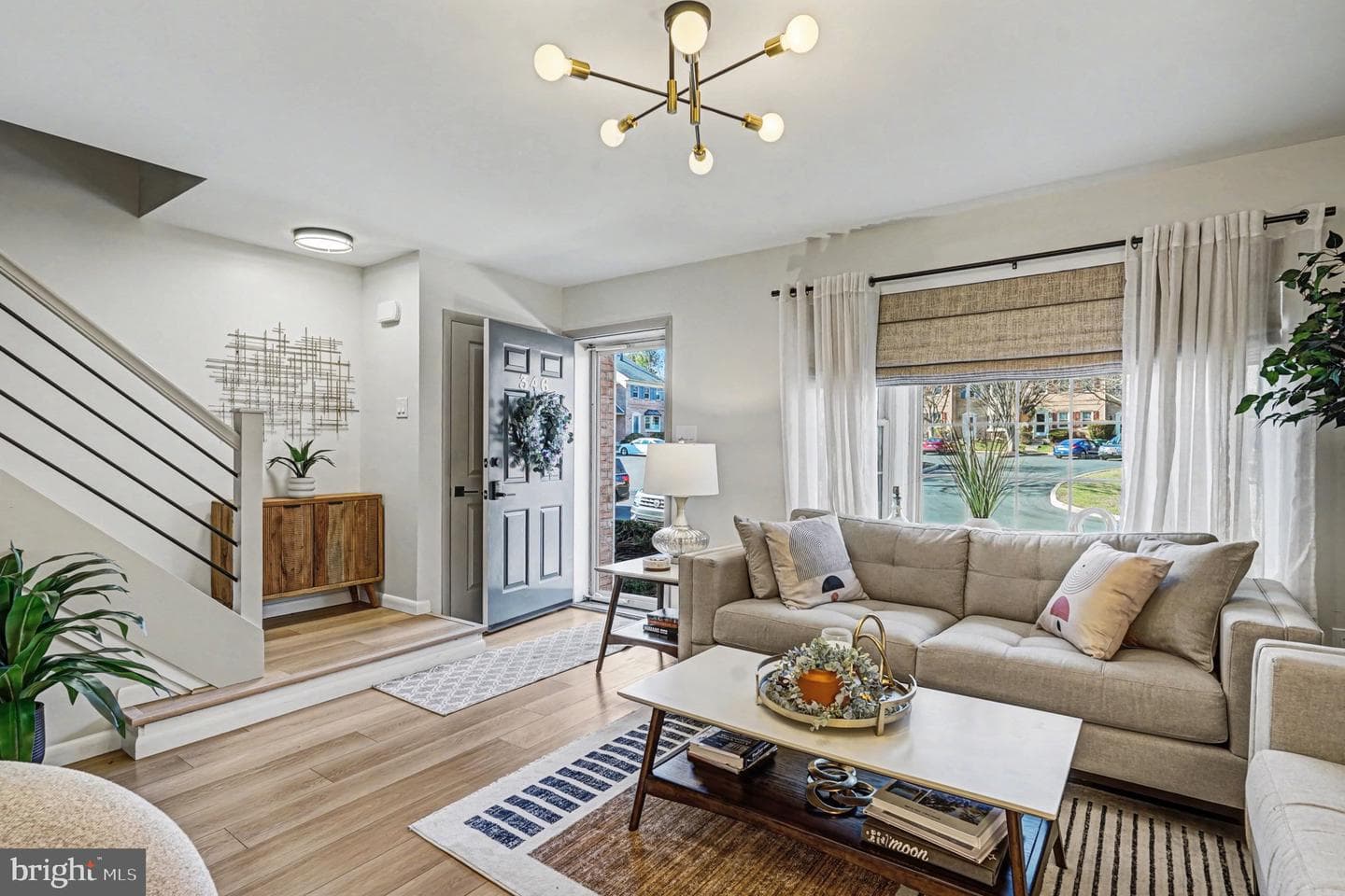 346 Jefferson Court photo 4